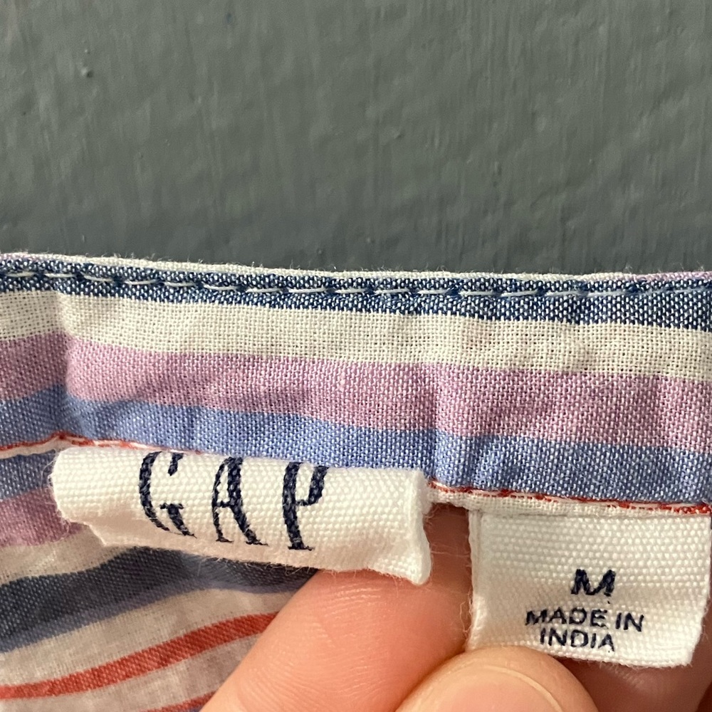 GAP Blouse - Picture 2 of 2